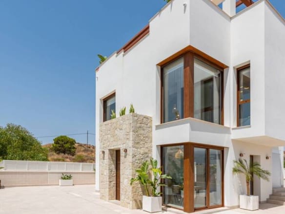 nueva construccion villa laguna azul vera principal